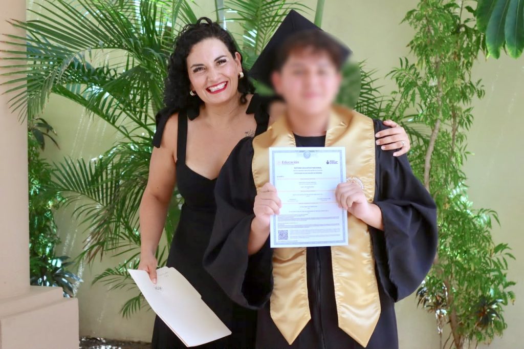 Asiste delegada Karina de la O a graduación y sexto aniversario de “Aprendiendo con Amor”