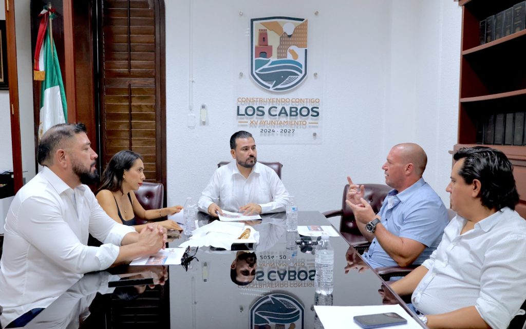 Ayuntamiento de Los Cabos analiza proyecto con Fox Sports para promover turismo de aventura