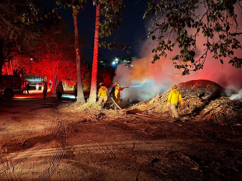 Bajo control, incendio forestal en el Estero Josefino; realizan fase de enfriamiento