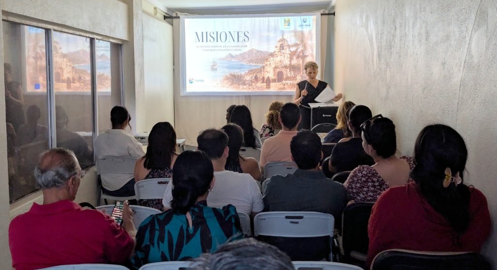 Capacitan a 60 prestadores turísticos sobre la historia y cultura de Cabo San Lucas