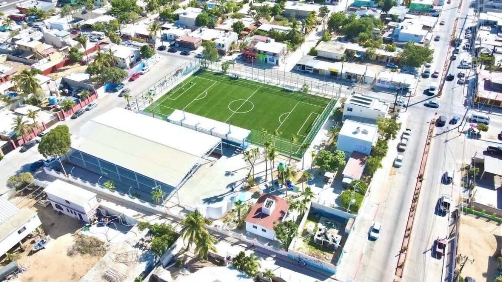 Mantiene Ayuntamiento de Los Cabos 53 obras en proceso para mejorar calles y espacios públicos