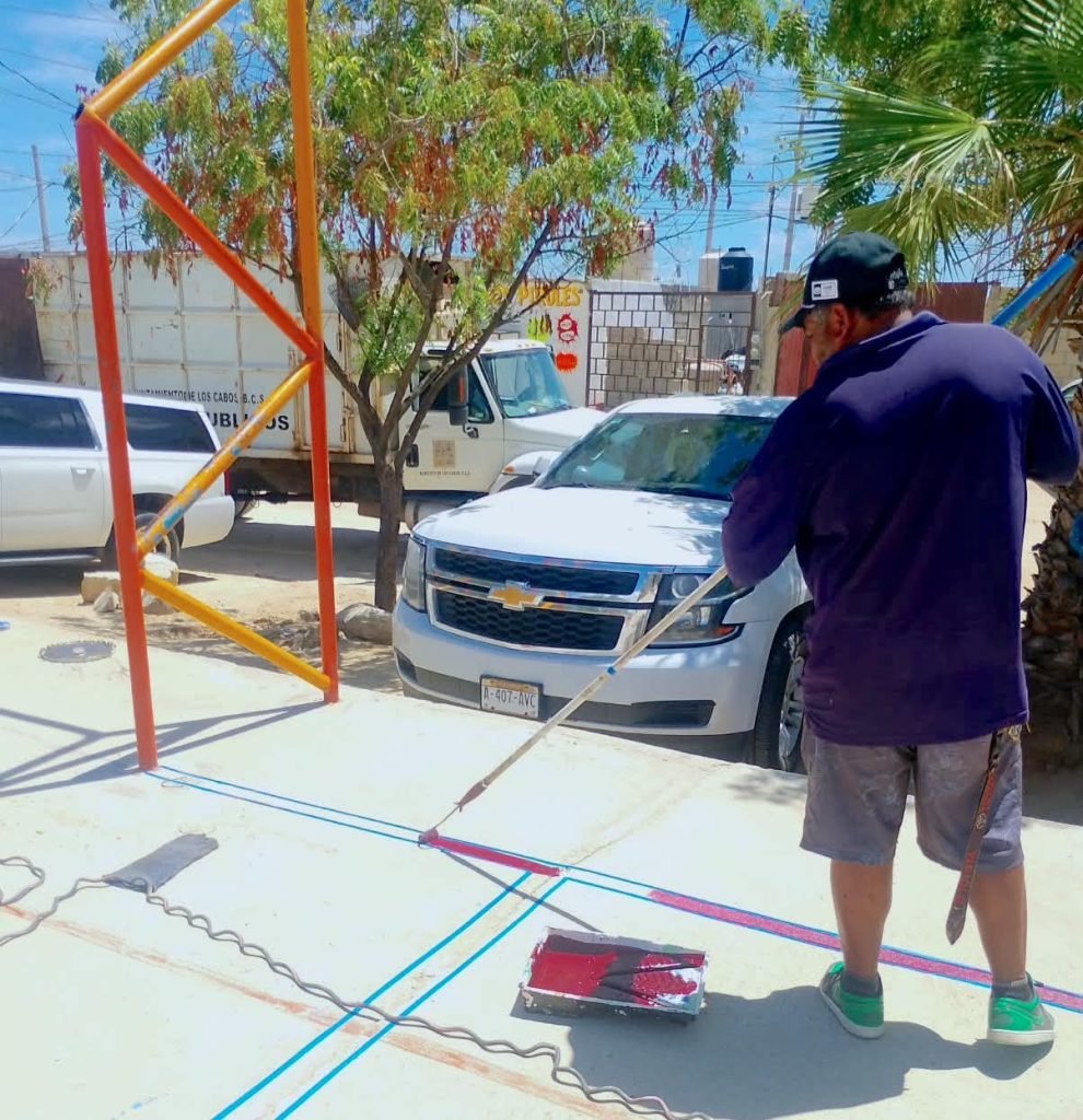 Rehabilitan e iluminan espacios deportivos en tres colonias de Cabo San Lucas